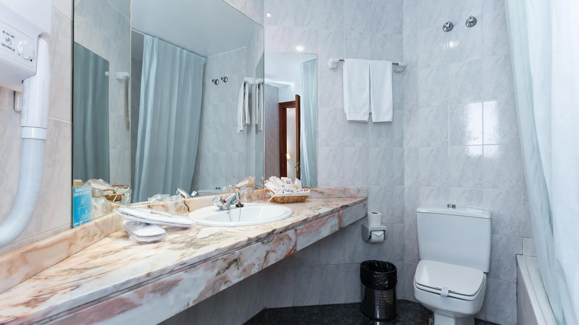 Hotel Abades Loja 3*,  Spanien